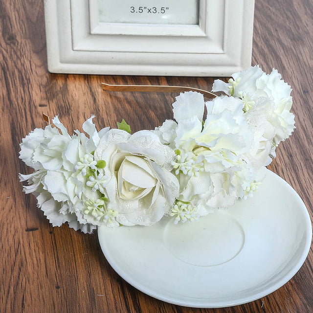 Serre tête fleurs en tissu blanche